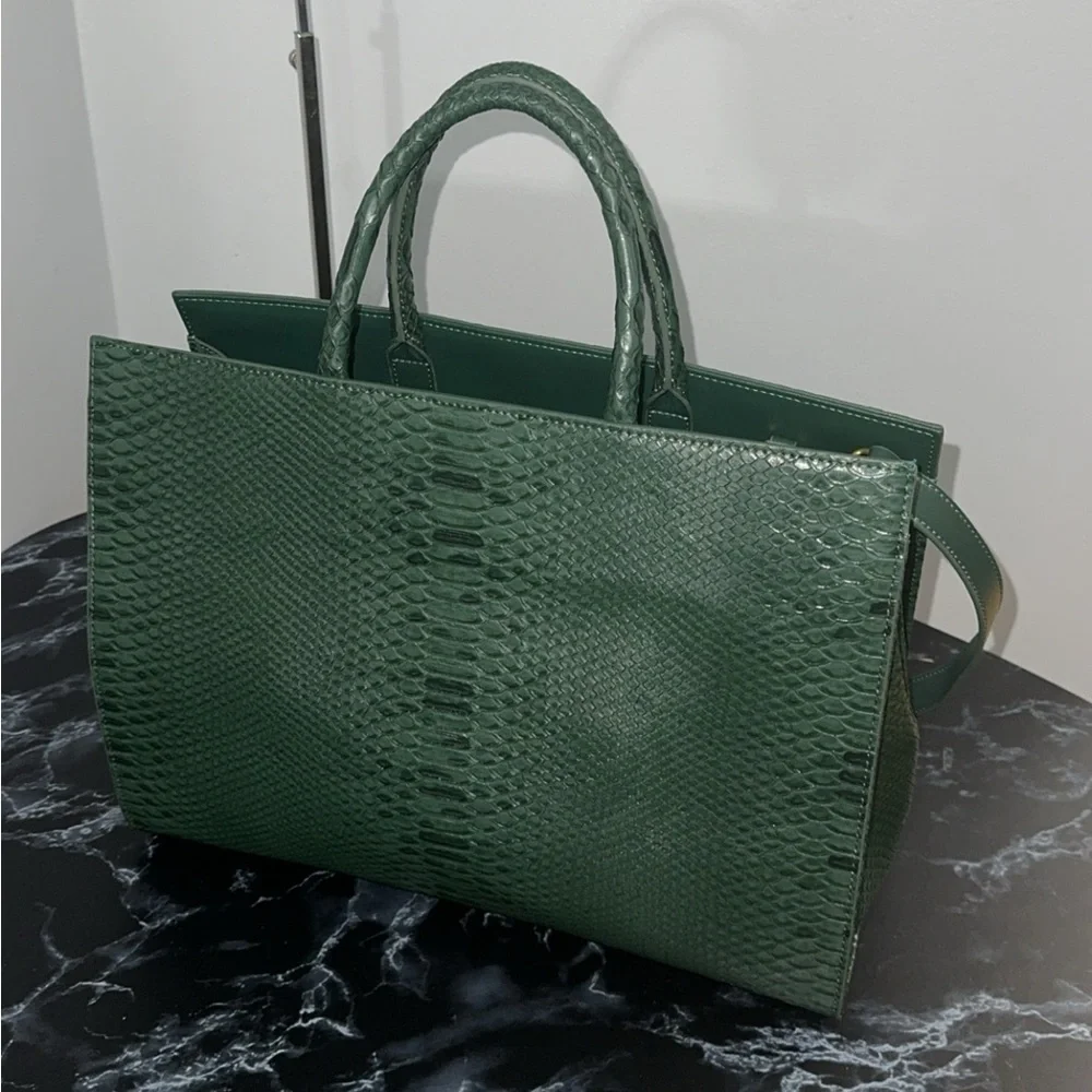 KLASSICKLOTH BOUID 34 Laptop Bag Dark Green Leather Removable Clutch AUTHENTIC - Picture 10 of 11